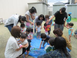 水あそびをしました！！